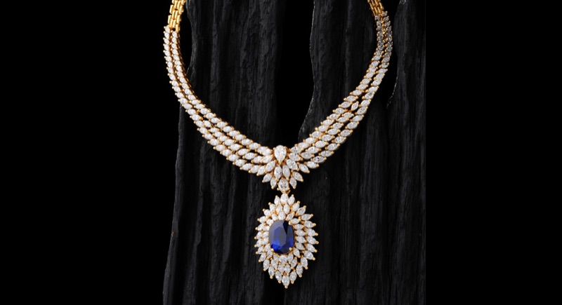 Necklaces — A1293610419
