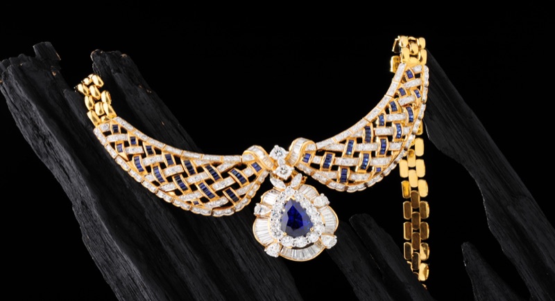Necklaces — A1293610479