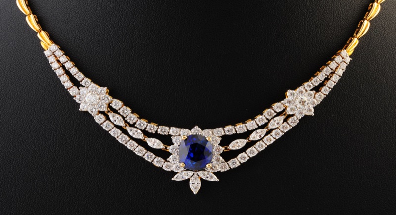 Necklaces — A1293610665