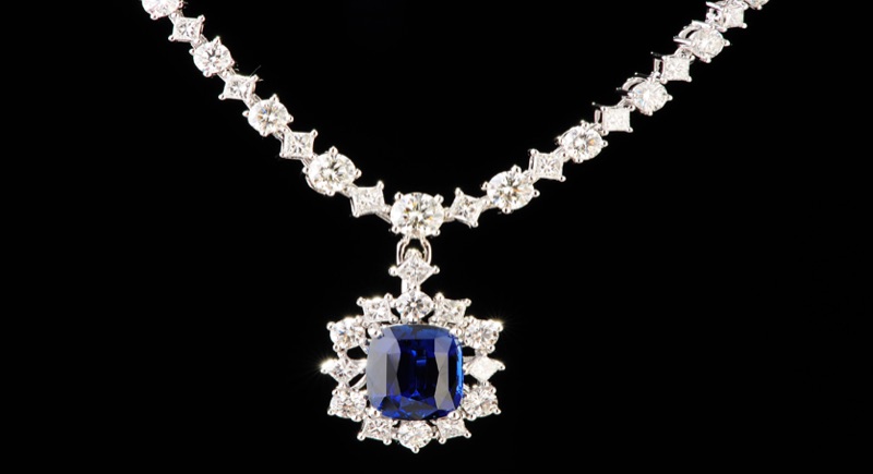 Necklaces — A1293611830