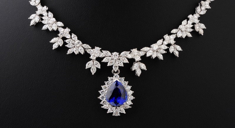 Necklaces — A1293611884