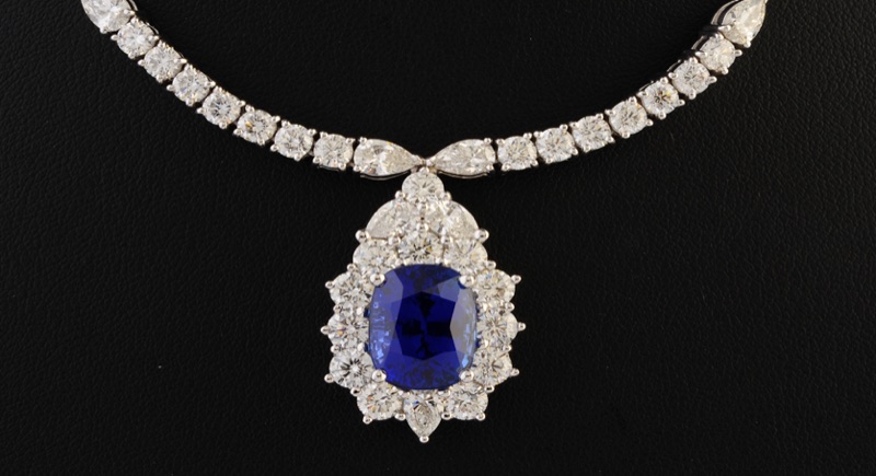 Necklaces — A1293611933